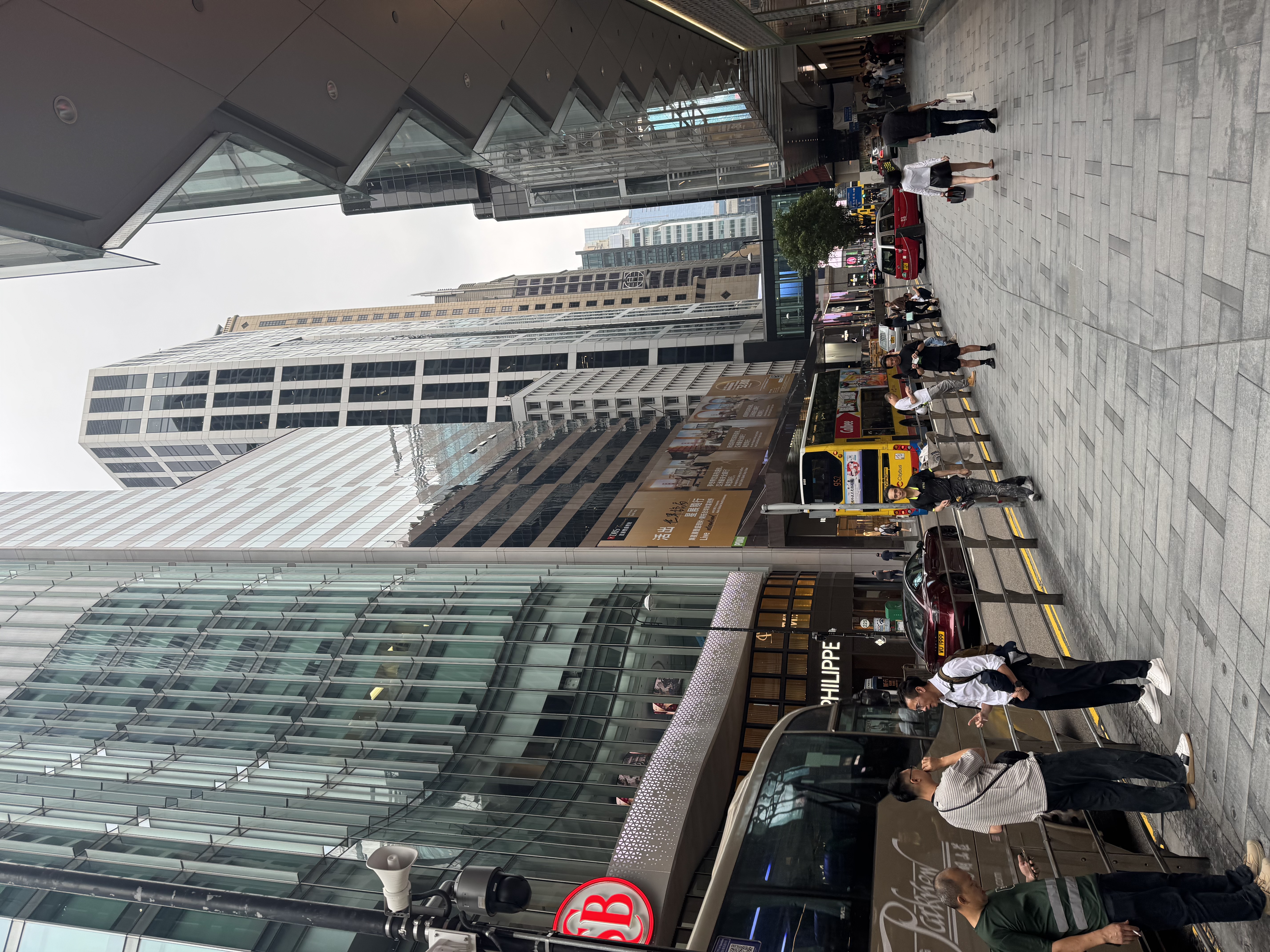 香港街头匆匆的人流